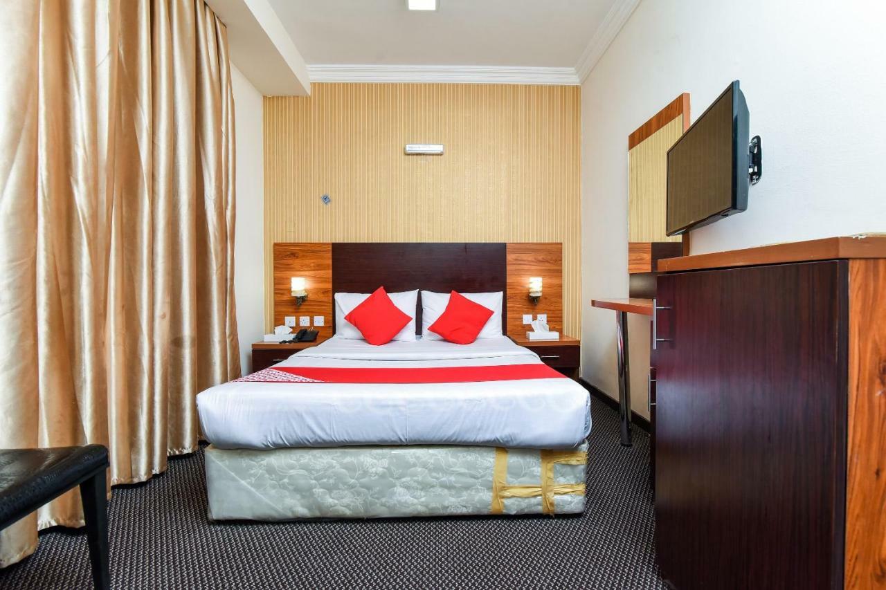 Central Paris Hotel, Baniyas Square Дубай Экстерьер фото